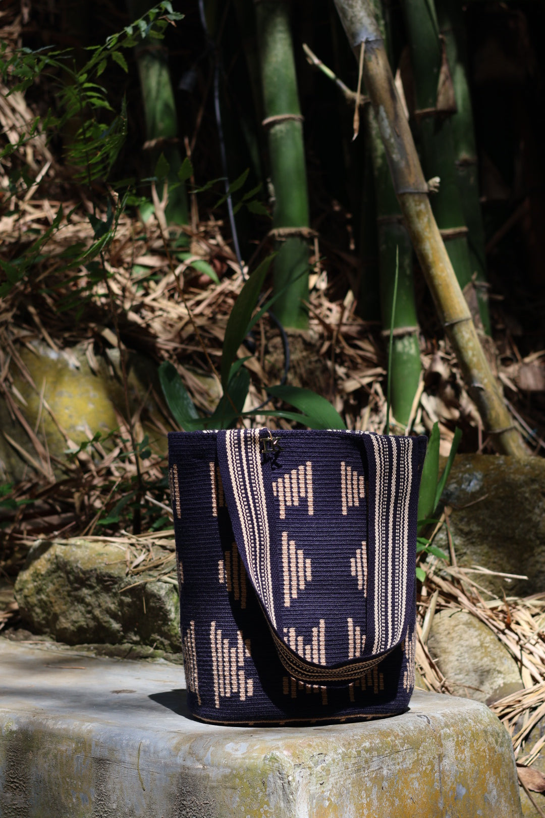 PALANACHI estrellada | Navy Wayuu Tote Bag - Curated by Nathalia Ojeda