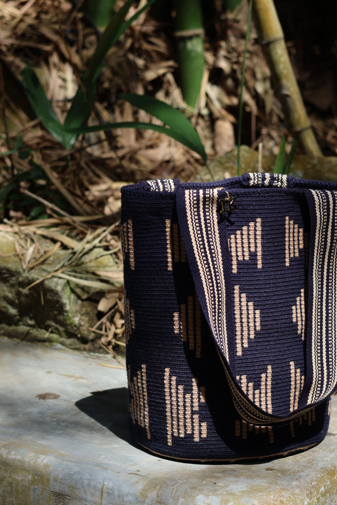 PALANACHI estrellada | Navy Wayuu Tote Bag - Curated by Nathalia Ojeda