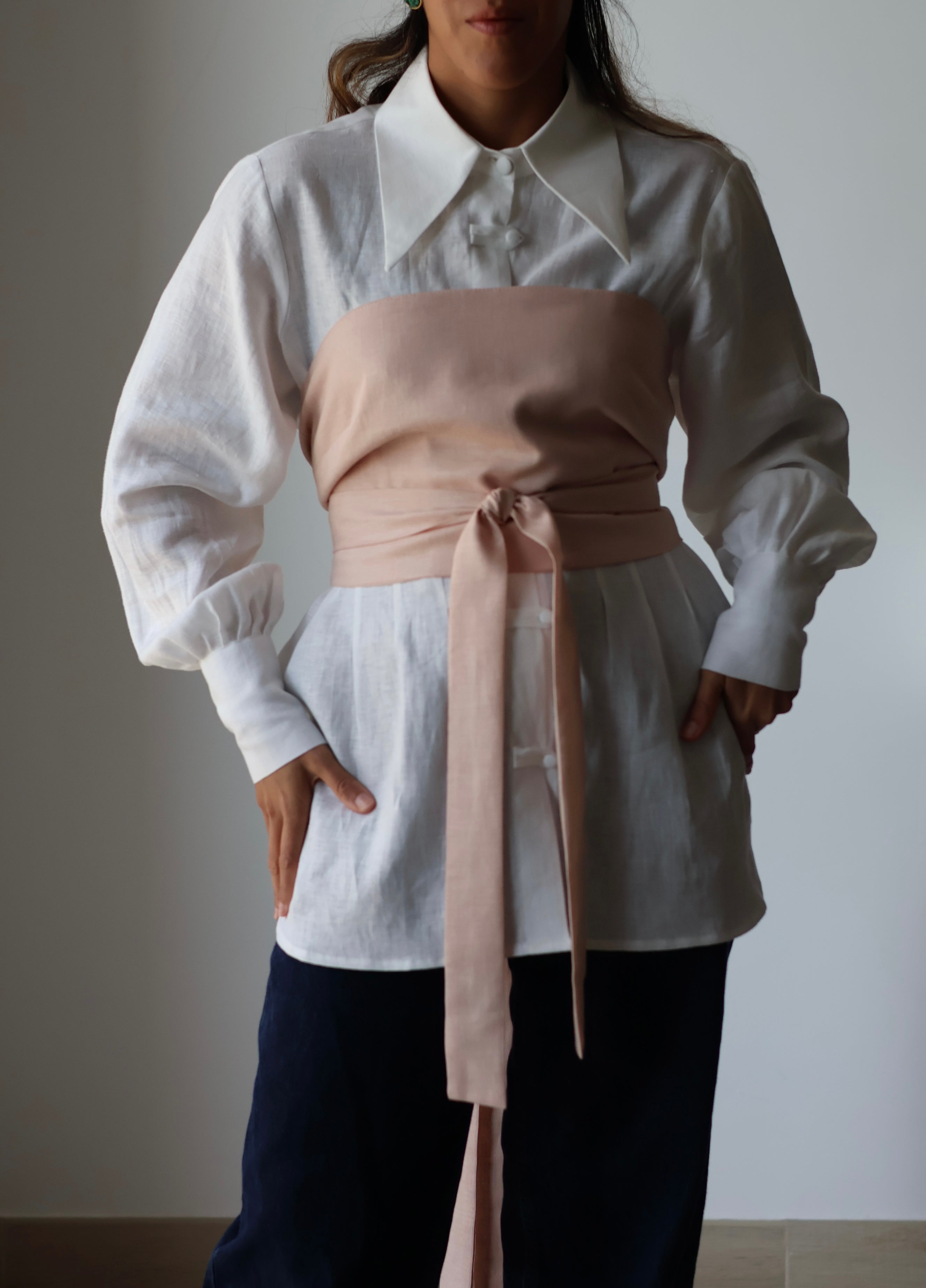White linen shirt and pink corset set made from organic Japanese linen, handmade and curated by Nathalia Ojeda | iiwa kashi